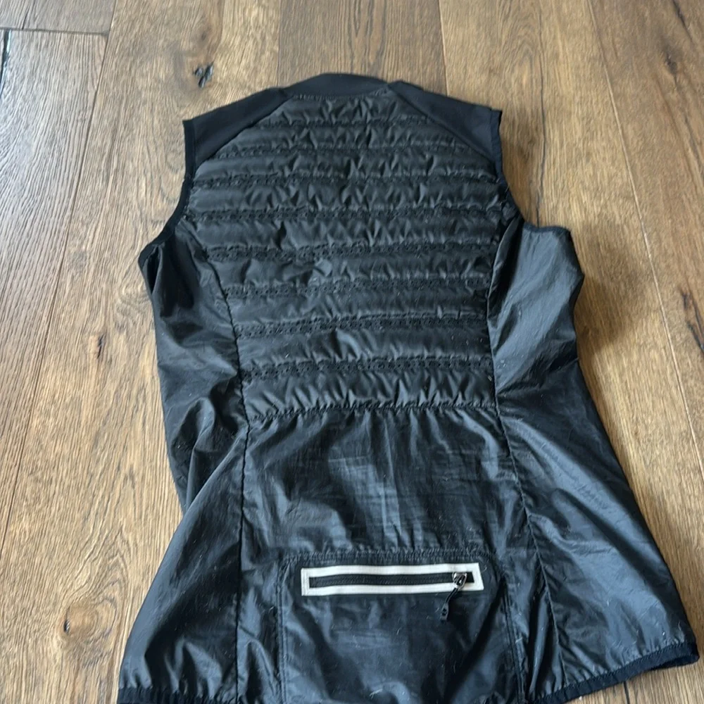 Nike Running aeroloft 800 down perforated vest  - black size small